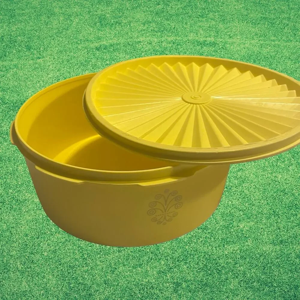 Tupperware 1204 1205 Yellow Servalier Bowl Set Starburst Lid Canister Vintage